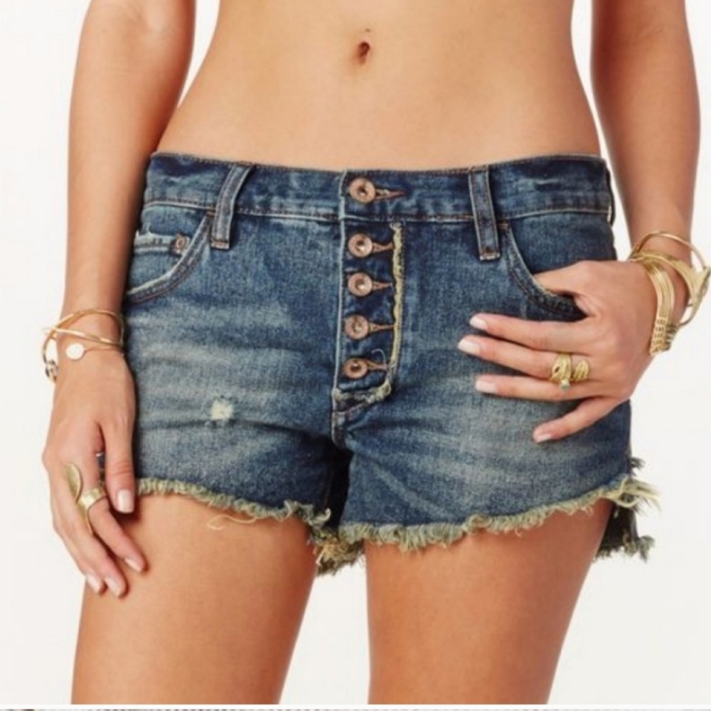 Free People Button-Front Frayed Denim Shorts in Blue